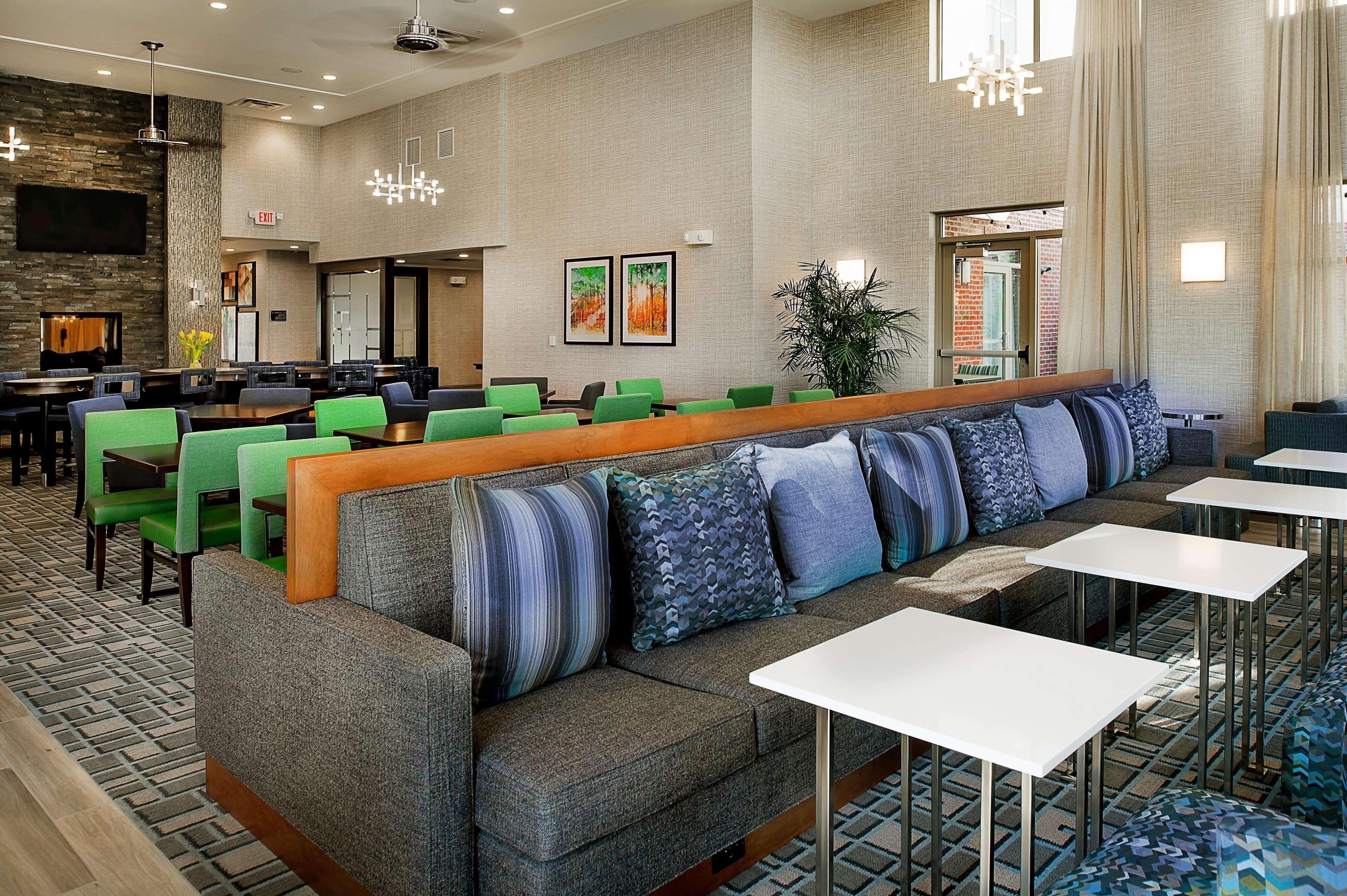 Hotel Homewood By Hilton St. Louis Westport 3*