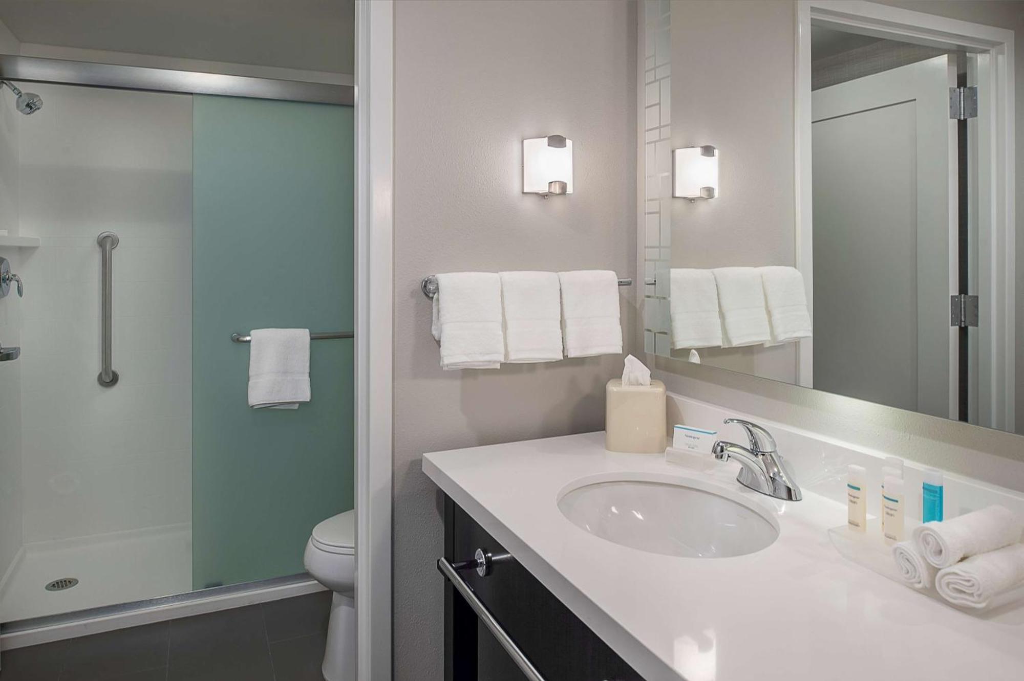 Hotel Homewood By Hilton St. Louis Westport 3*