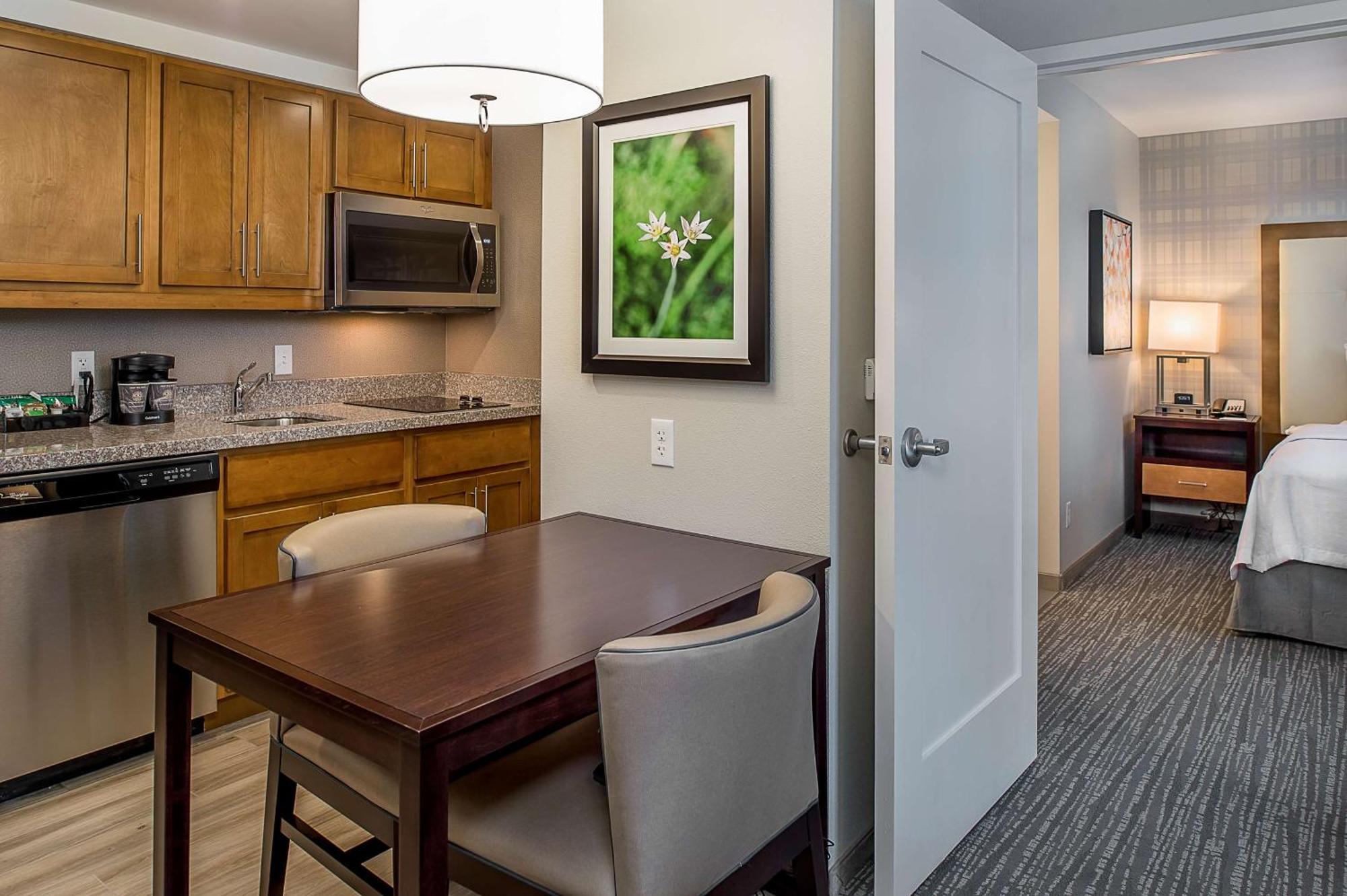 Homewood By Hilton St. Louis Westport 3*