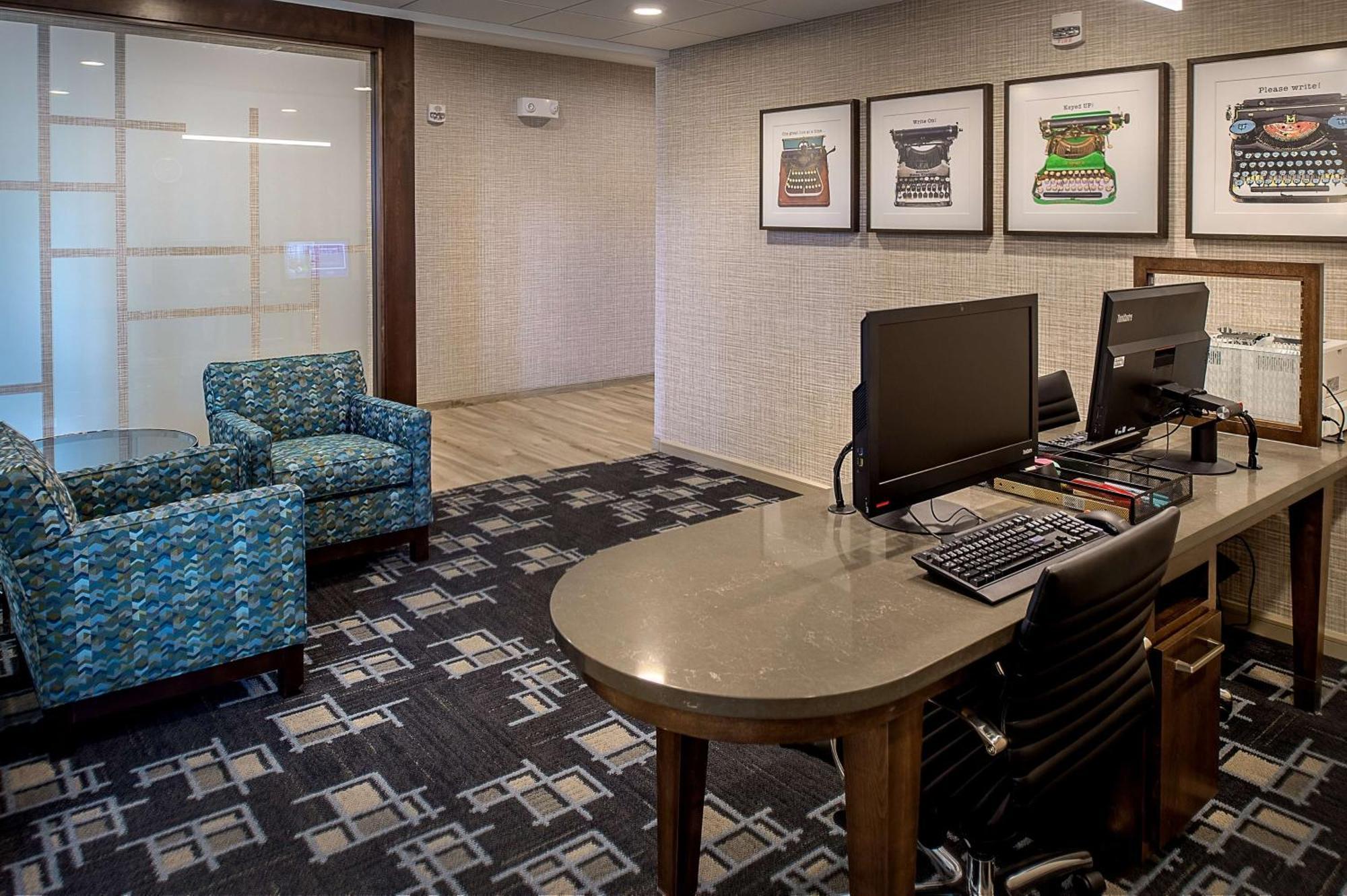 Hotel Homewood By Hilton St. Louis Westport 3*